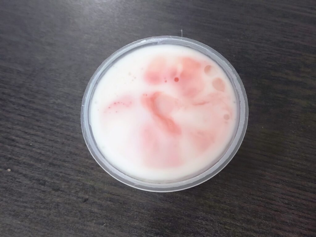 「季のいちご」包装紙を外したところ